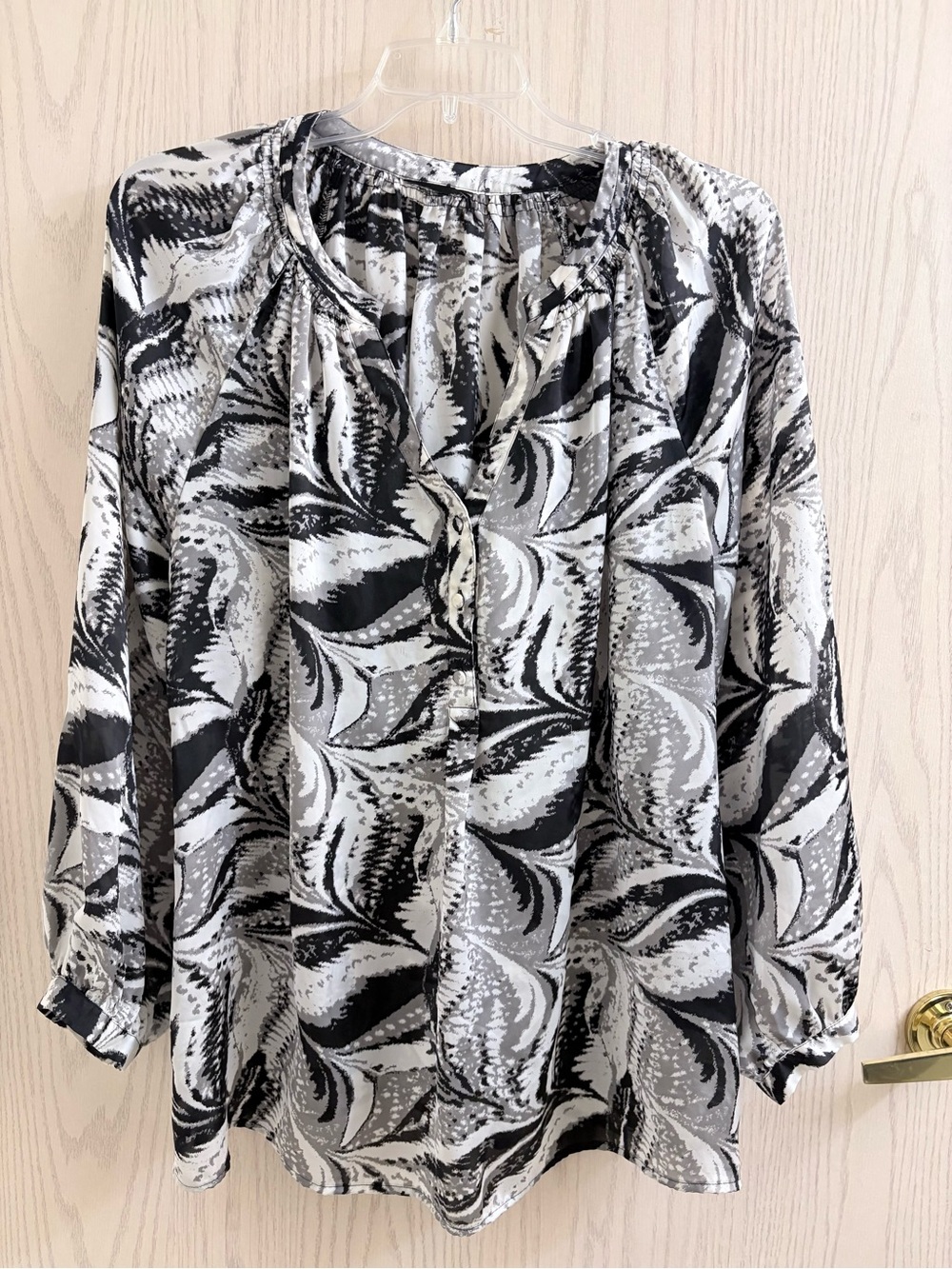 Women’s Black & Gray Printed Long Sleeve Peasant Blouse